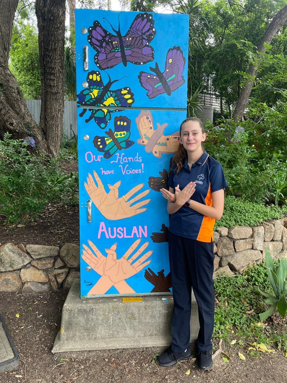 AB-B0233-Bardon_Auslan_Guides_&_Amy_Skerman-Our_Hands_have_Voices_-_Auslan-11