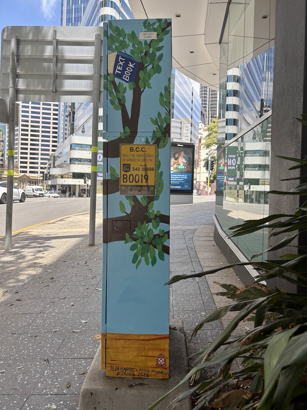 AB-B0019-Teja_Harris_&_St_James_College-Tree_of_Knowledge-AB-03