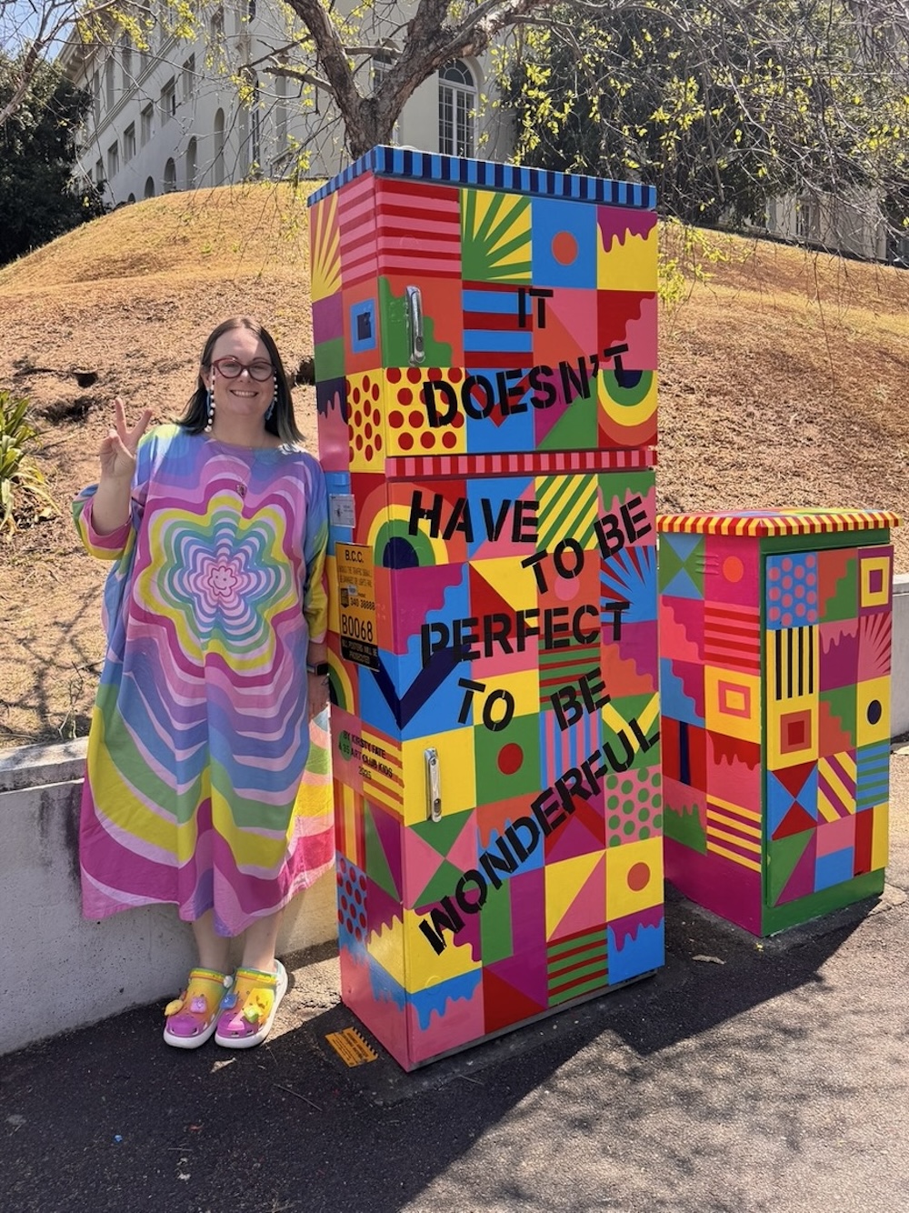 AB-B0068_&_adjacent_MUX-Kirsty_Fate_&_her_Art_&_Craft_Club_Families-Not_Perfect_but_Wonderful-19