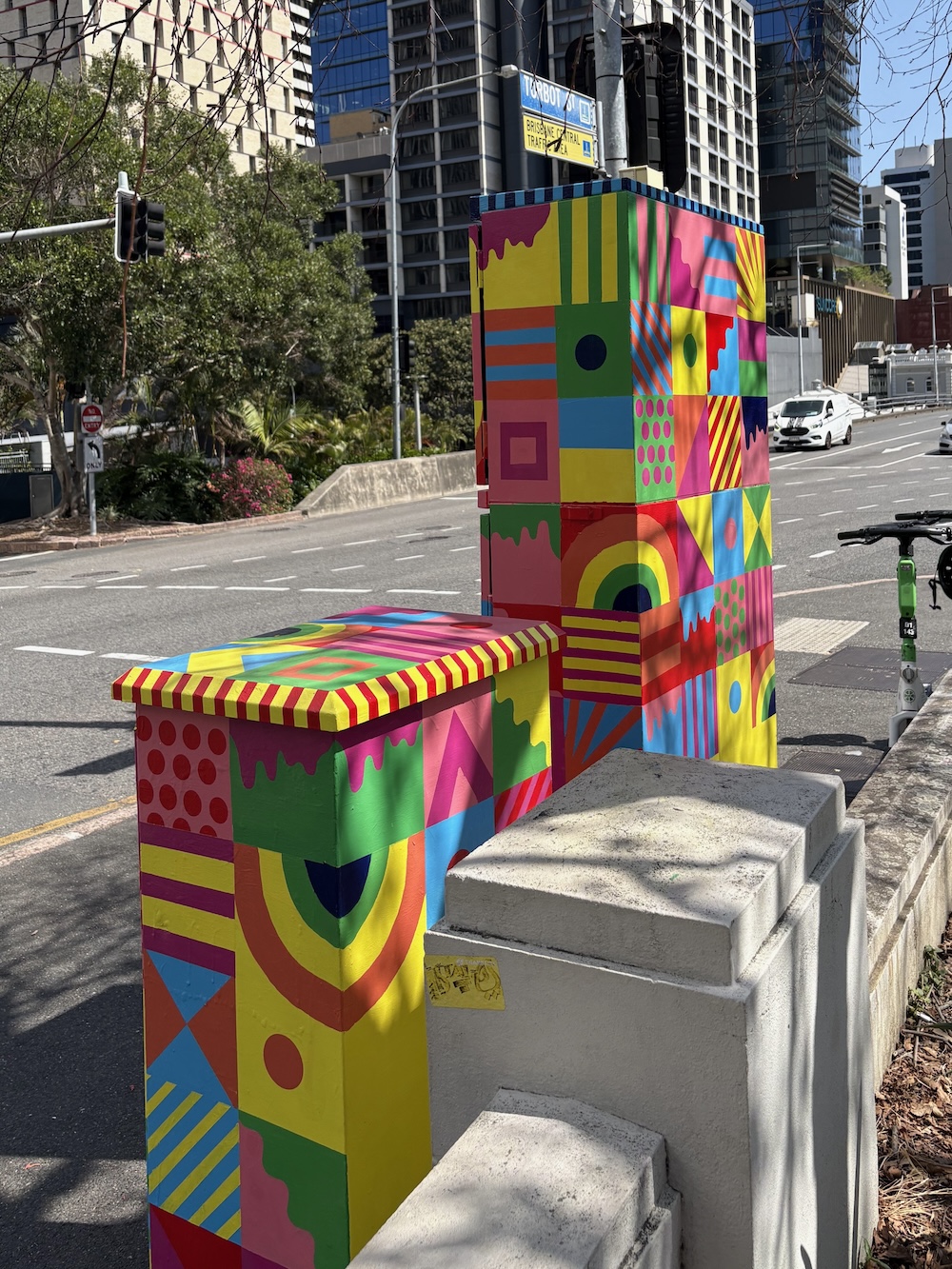 AB-B0068_&_adjacent_MUX-Kirsty_Fate_&_her_Art_&_Craft_Club_Families-Not_Perfect_but_Wonderful-AB-09