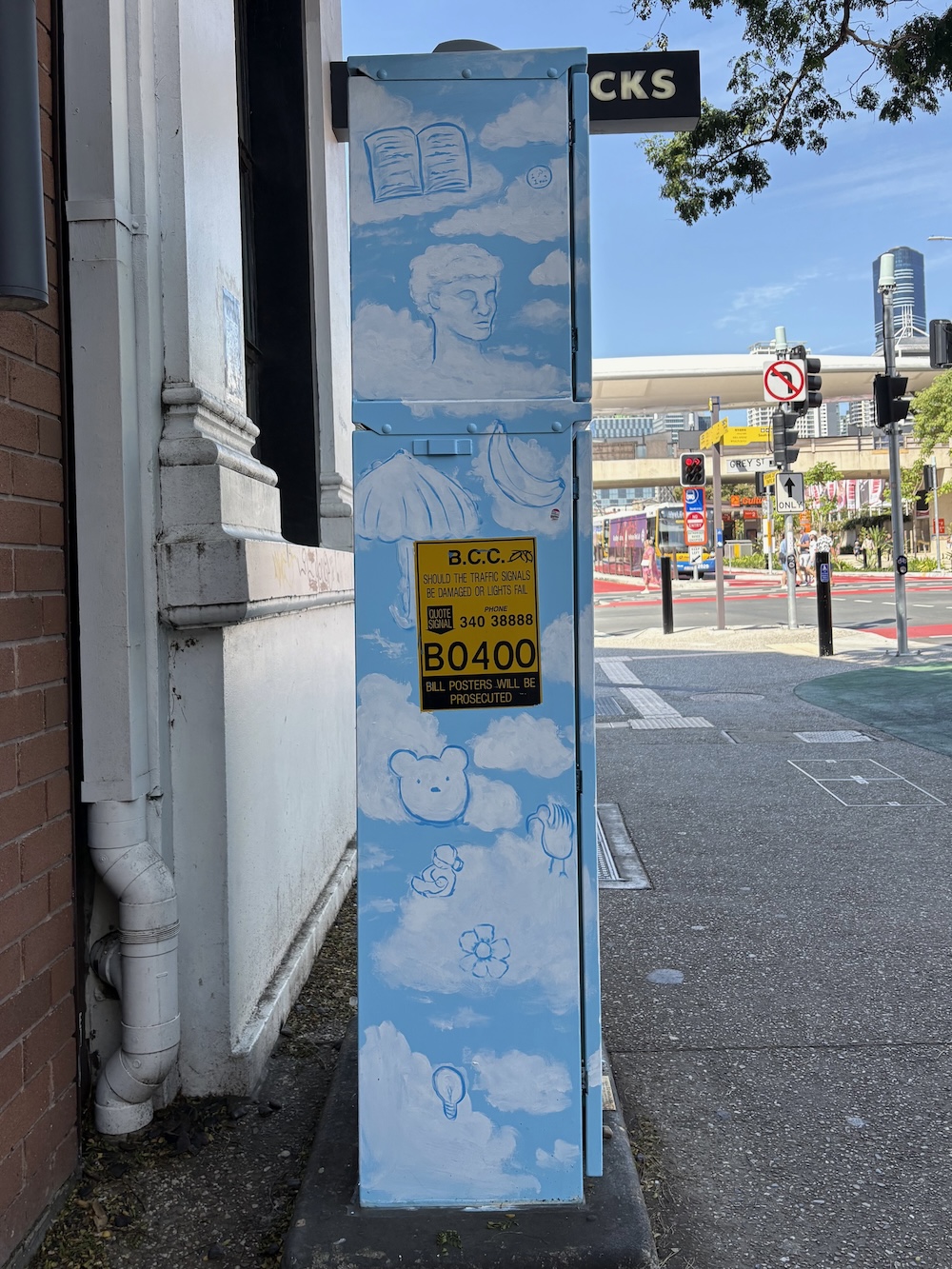 AB-B0400-Hillary_Wall-Cloud_Museum- AB-02