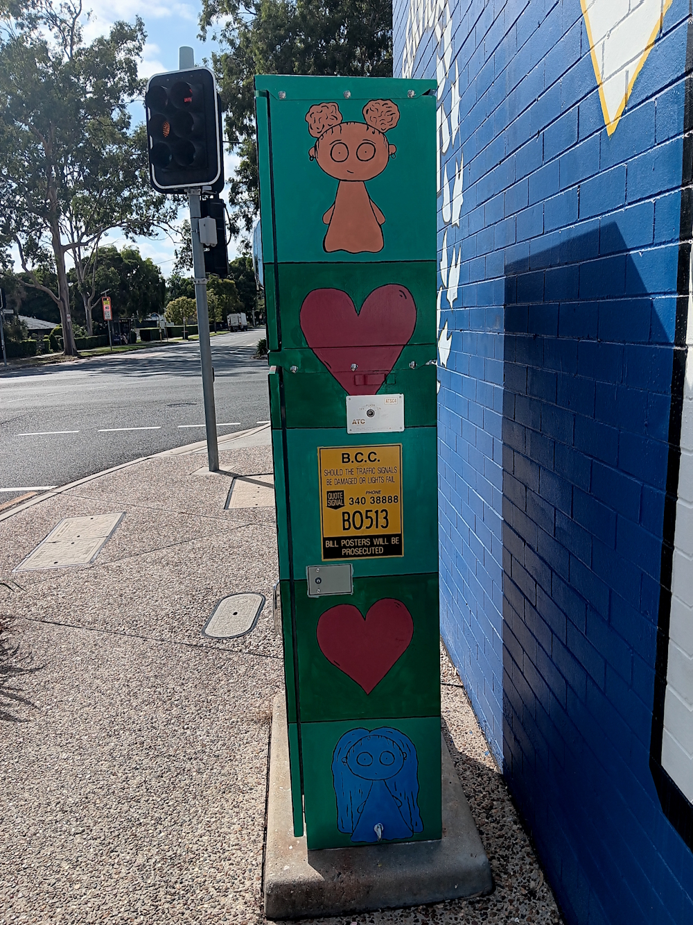 AB-B0513-Immogyn_Jones-Box_of_friends-02