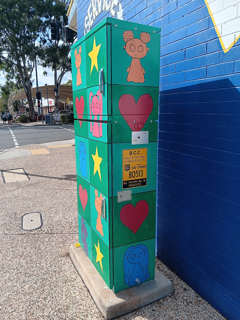 AB-B0513-Immogyn_Jones-Box_of_friends-04