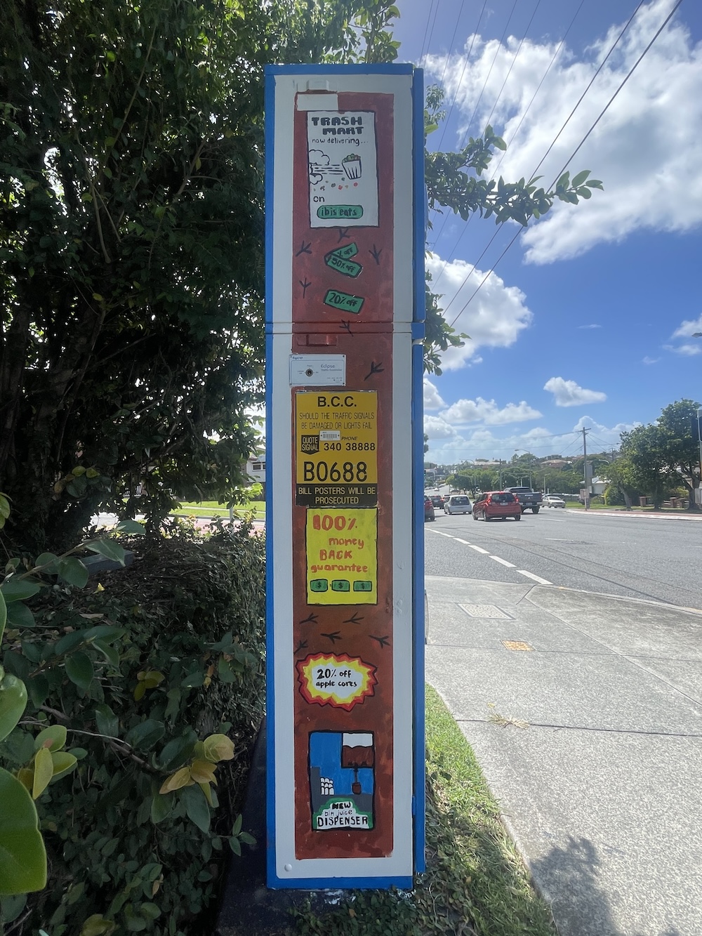 AB-B0688-Mimi_Smrecnik_&Loretto_College-One_Man's_Trash_is_another_ibis's)treasure-AB-03