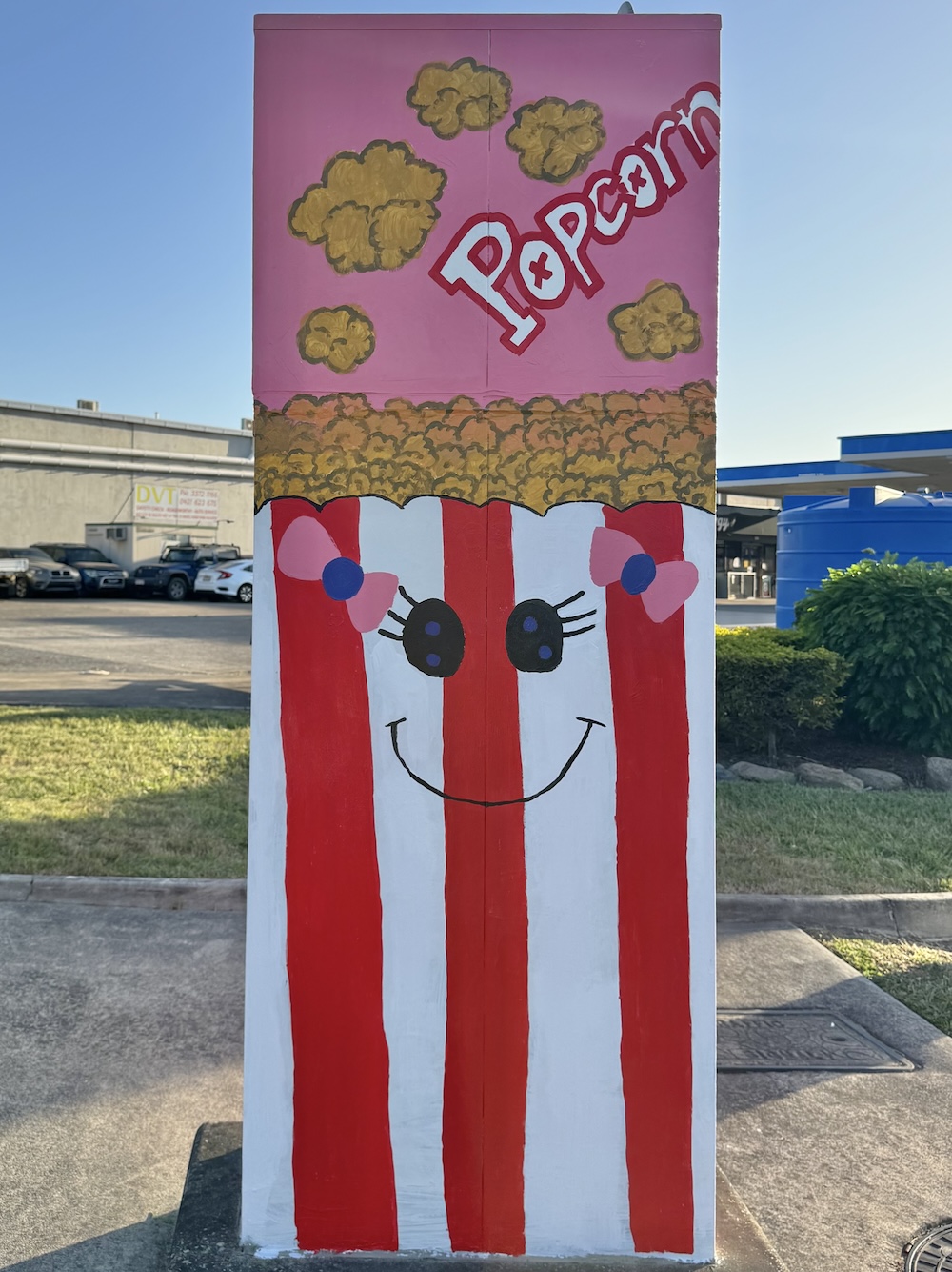 AB-B0924-Jasmail_Dhaliwal_&_Kyra_Wan_Sum_Tse_&_Winny_Lee-We_Love_Popcorn!-01