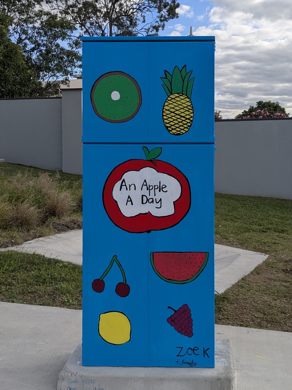 B0989-Zoe_Kretschmann_&_Family-An_Apple_A_Day-02